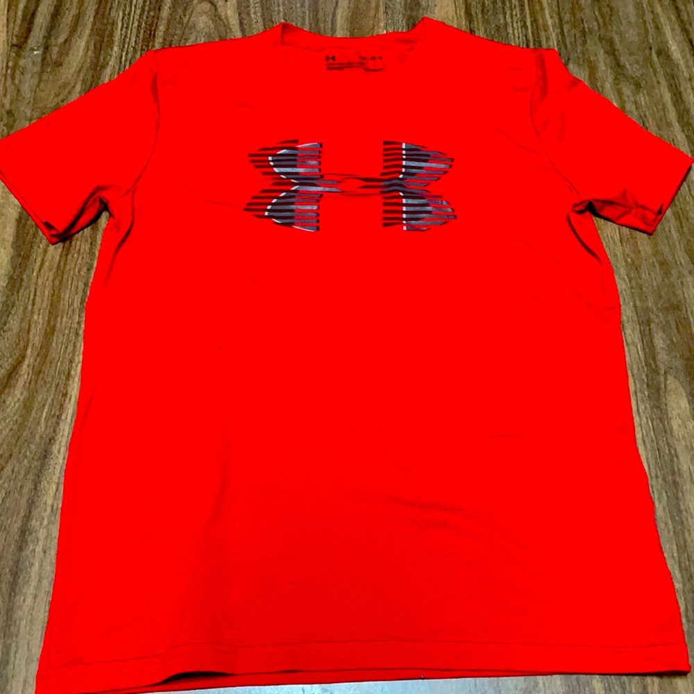 Under armor youth large heat gear red shirt